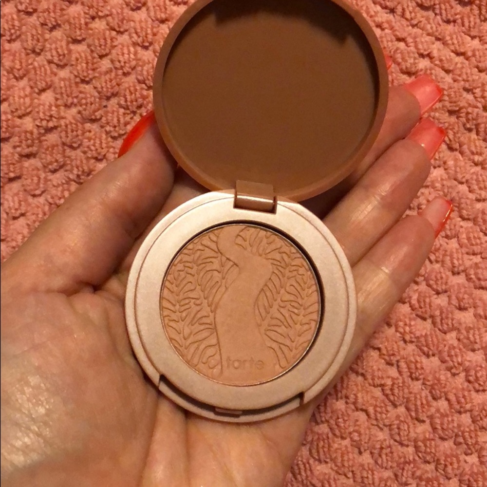 Tarte Amazonian Clay blush in Paaarty